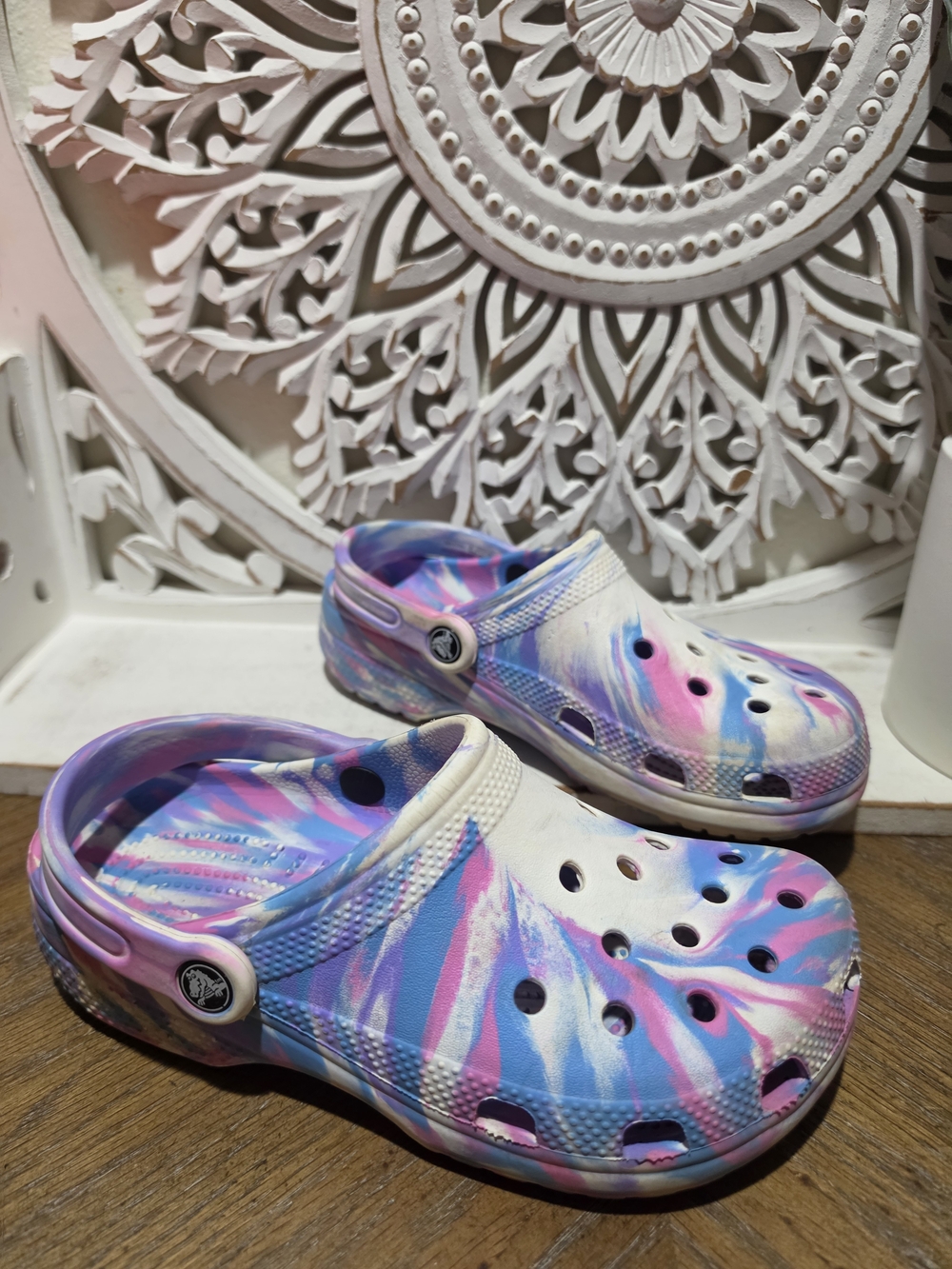 Crocs Classic Tie-Dye Clogs Kids Size 5 Pink Blue Purple Swirl - Picture 3 of 5